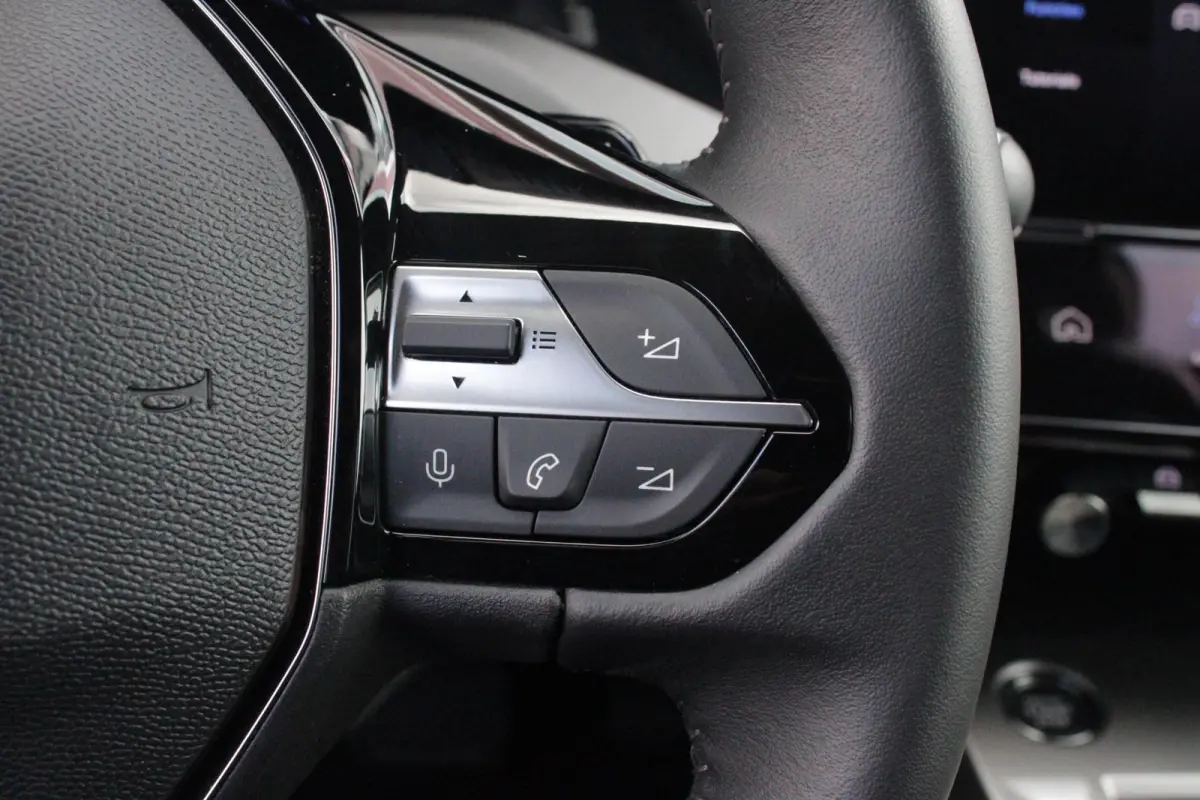 1.2 Hybrid 145PK ALLURE | ACHTERUITRIJ CAMERA | KEYLESS ENTRY/START | DRAADLOOS APPLE CARPLAY/ANDROID AUTO | DRAADLOOS TELEFOONLADEN | DAB+ RADIO | NAVIGATIE | ADAPTIVE CRUISE CONTROL | 19" 
