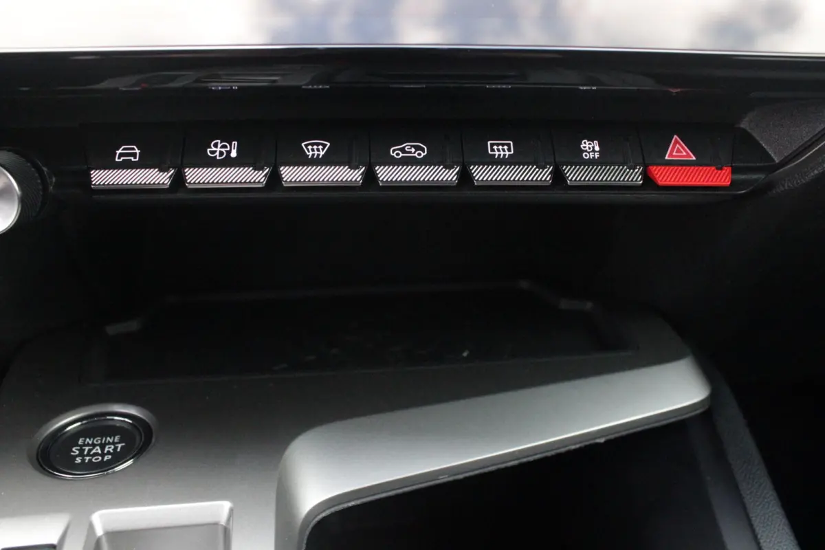 1.2 Hybrid 145PK ALLURE | ACHTERUITRIJ CAMERA | KEYLESS ENTRY/START | DRAADLOOS APPLE CARPLAY/ANDROID AUTO | DRAADLOOS TELEFOONLADEN | DAB+ RADIO | NAVIGATIE | ADAPTIVE CRUISE CONTROL | 19" 