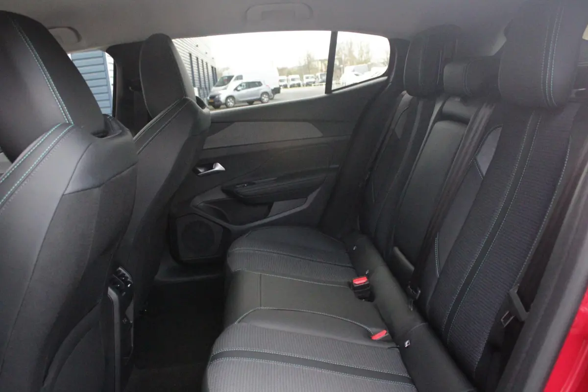 1.2 Hybrid 145PK ALLURE | ACHTERUITRIJ CAMERA | KEYLESS ENTRY/START | DRAADLOOS APPLE CARPLAY/ANDROID AUTO | DRAADLOOS TELEFOONLADEN | DAB+ RADIO | NAVIGATIE | ADAPTIVE CRUISE CONTROL | 19" 
