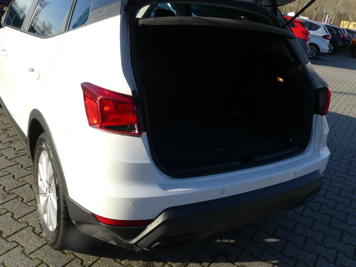 1.0 TSI Style Business Intense / Virtual / Stoelverwarming