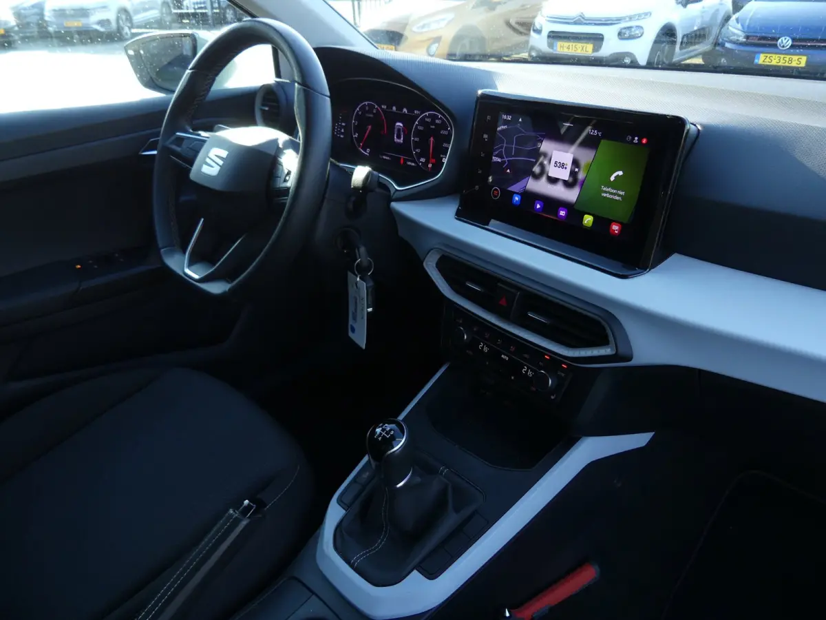 1.0 TSI Style Business Intense / Virtual / Stoelverwarming