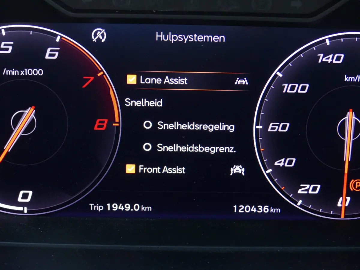 1.0 TSI Style Business Intense / Virtual / Stoelverwarming