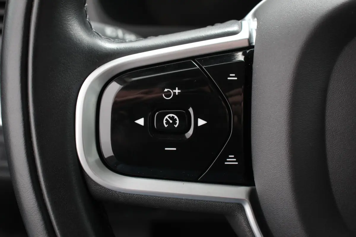 2.0 T8 Recharge AWD Inscription Expression Navigatie Apple Carplay/Android Auto Parkeersensoren Stoel- en stuurverwarming Adaptieve Cruise Control Virtual Cockpit Elektrisch inklapbare trekh