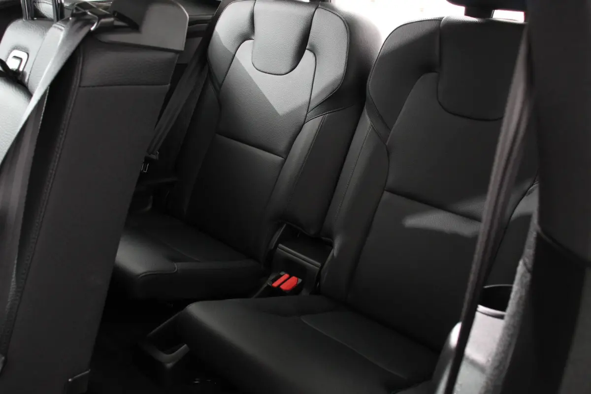 2.0 T8 Recharge AWD Inscription Expression Navigatie Apple Carplay/Android Auto Parkeersensoren Stoel- en stuurverwarming Adaptieve Cruise Control Virtual Cockpit Elektrisch inklapbare trekh