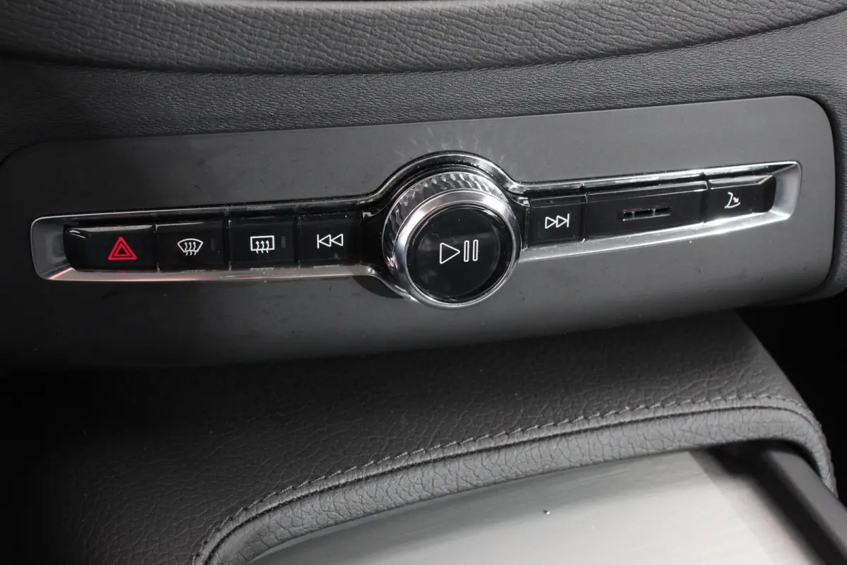 2.0 T8 Recharge AWD Inscription Expression Navigatie Apple Carplay/Android Auto Parkeersensoren Stoel- en stuurverwarming Adaptieve Cruise Control Virtual Cockpit Elektrisch inklapbare trekh