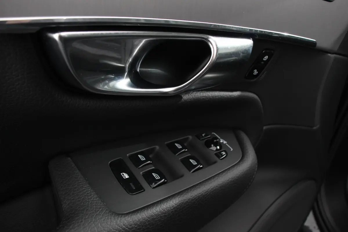 2.0 T8 Recharge AWD Inscription Expression Navigatie Apple Carplay/Android Auto Parkeersensoren Stoel- en stuurverwarming Adaptieve Cruise Control Virtual Cockpit Elektrisch inklapbare trekh