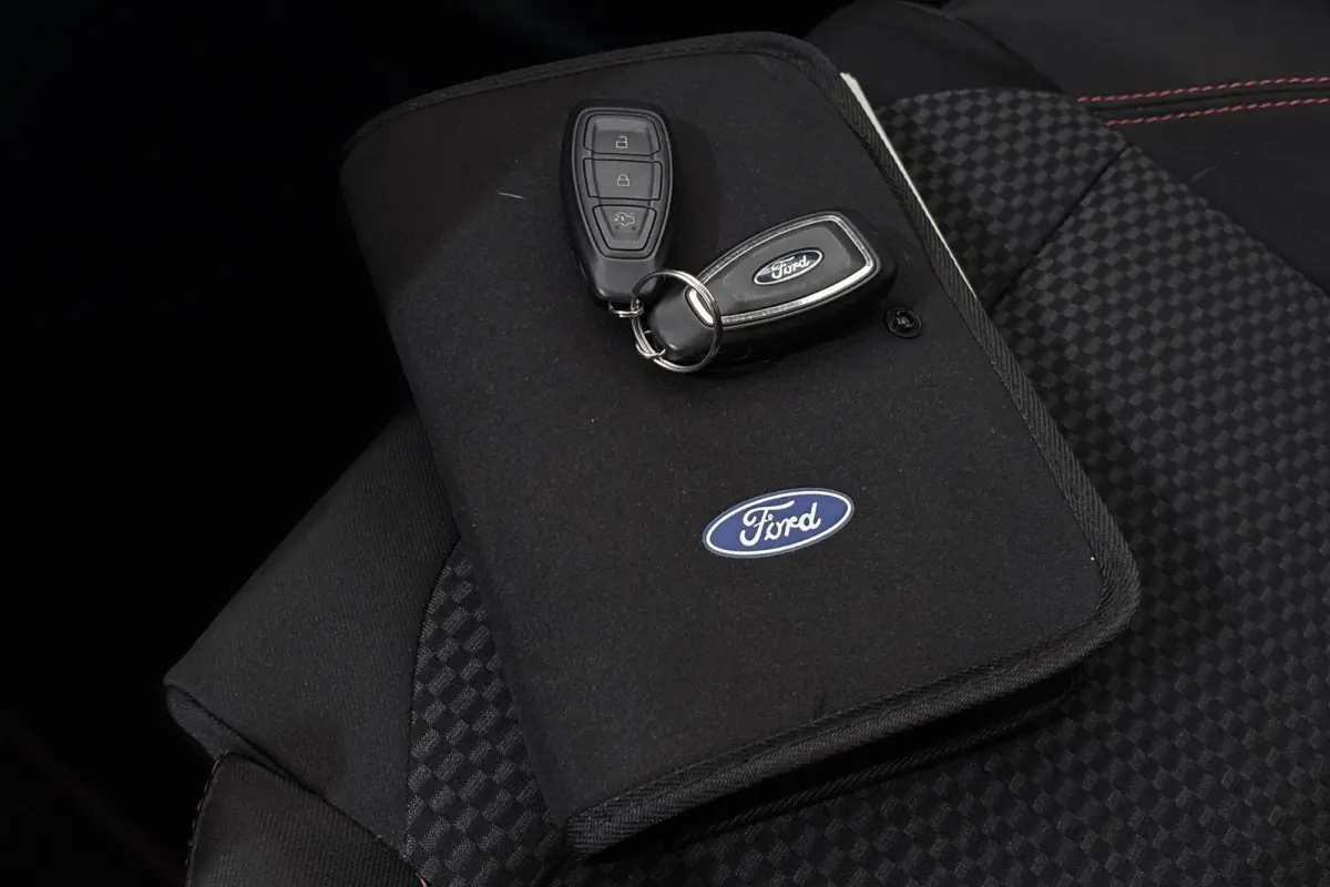 1.0 EcoBoost ST-Line Comfort & Winter Pack Getint Glas