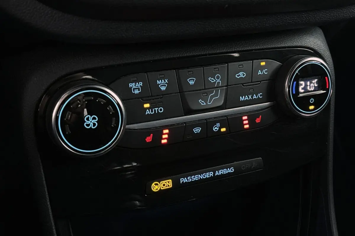 1.0 EcoBoost ST-Line Comfort & Winter Pack Getint Glas