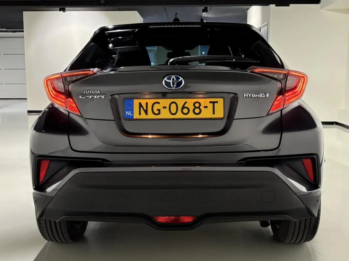 1.8 Hybrid Bi-Tone Plus |NL-Auto|ACC|JBL|PDC|Lane| Side Assist|Stoelverwarming|Camera|Winterpack|
