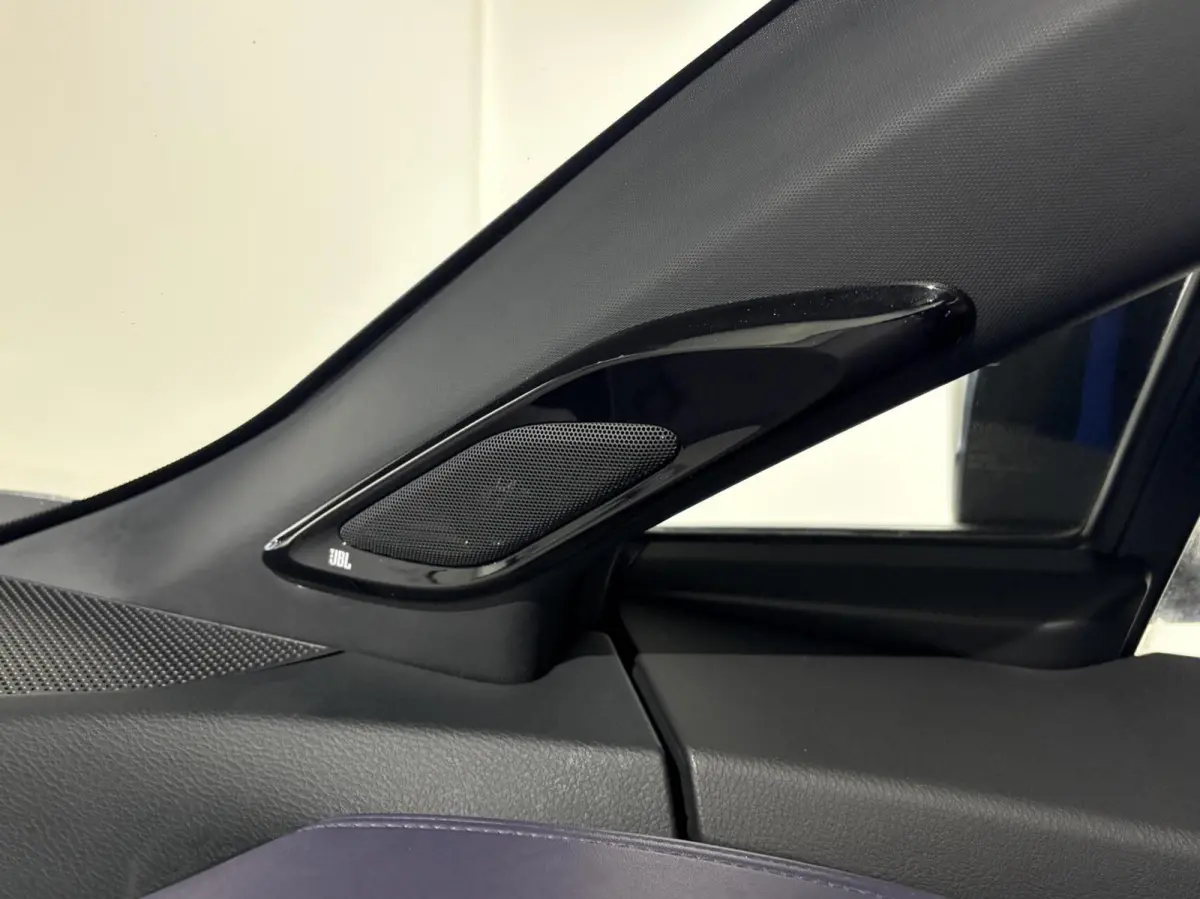 1.8 Hybrid Bi-Tone Plus |NL-Auto|ACC|JBL|PDC|Lane| Side Assist|Stoelverwarming|Camera|Winterpack|