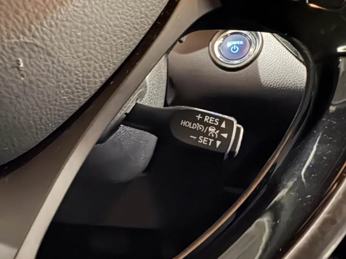 1.8 Hybrid Bi-Tone Plus |NL-Auto|ACC|JBL|PDC|Lane| Side Assist|Stoelverwarming|Camera|Winterpack|
