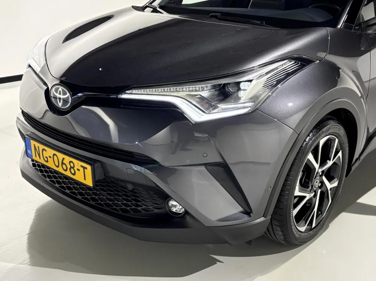 1.8 Hybrid Bi-Tone Plus |NL-Auto|ACC|JBL|PDC|Lane| Side Assist|Stoelverwarming|Camera|Winterpack|