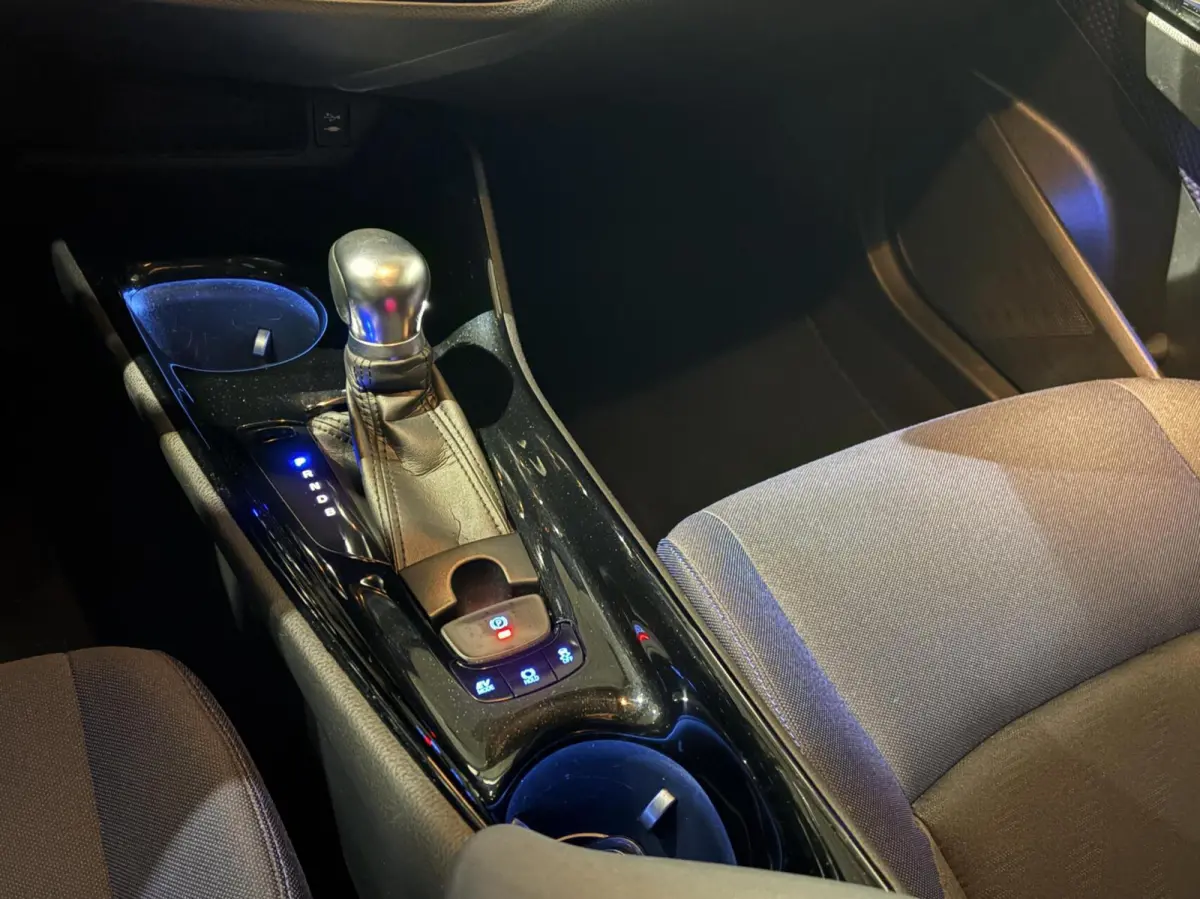 1.8 Hybrid Bi-Tone Plus |NL-Auto|ACC|JBL|PDC|Lane| Side Assist|Stoelverwarming|Camera|Winterpack|