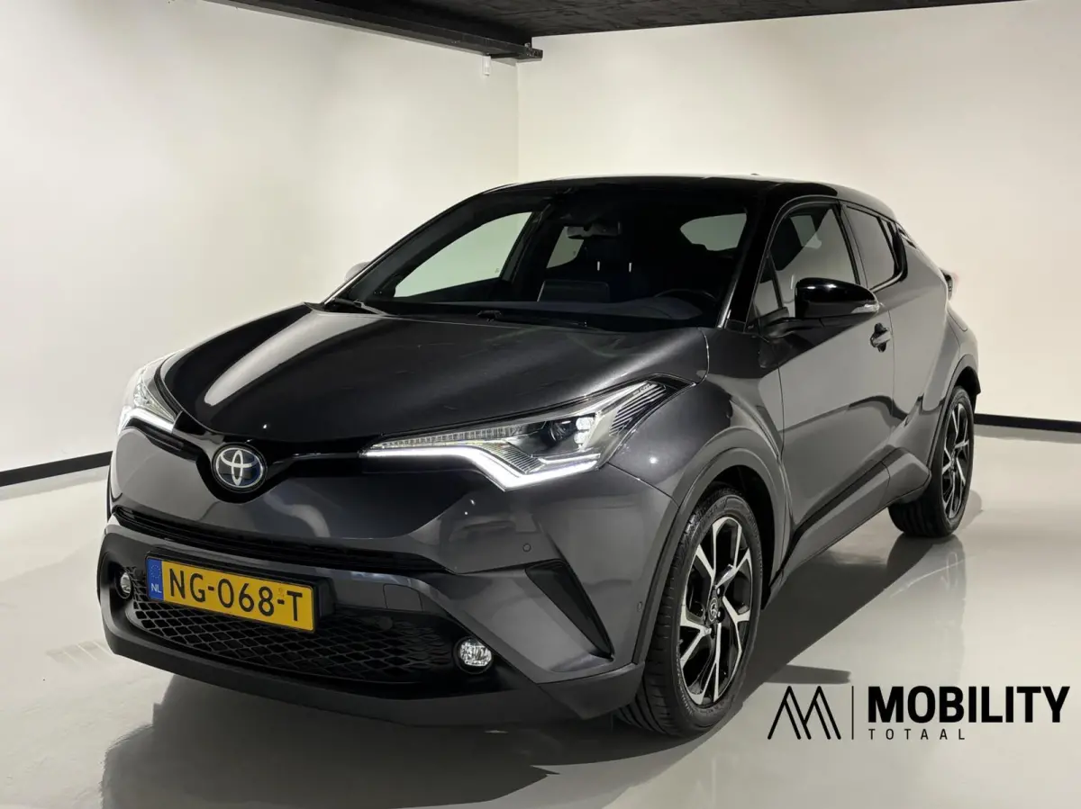 1.8 Hybrid Bi-Tone Plus |NL-Auto|ACC|JBL|PDC|Lane| Side Assist|Stoelverwarming|Camera|Winterpack|