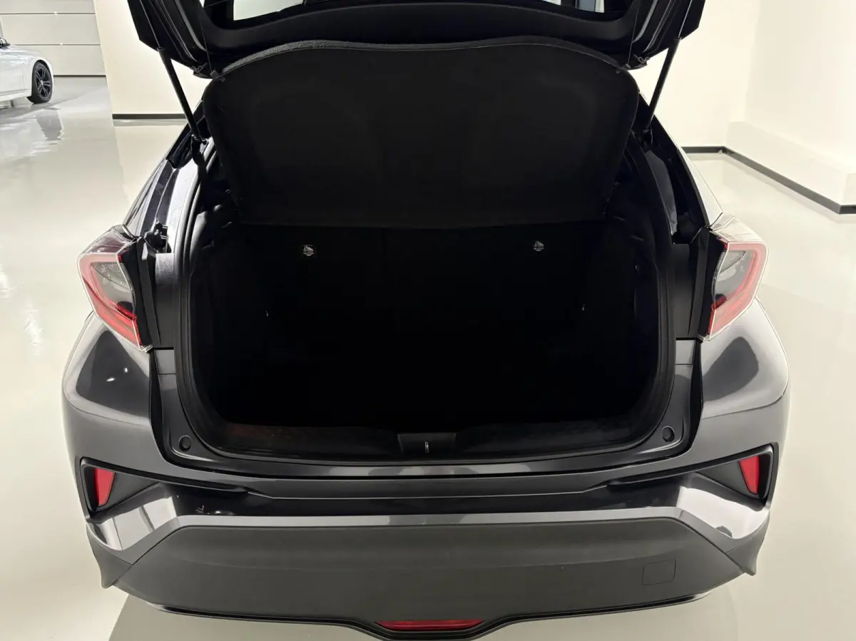 1.8 Hybrid Bi-Tone Plus |NL-Auto|ACC|JBL|PDC|Lane| Side Assist|Stoelverwarming|Camera|Winterpack|
