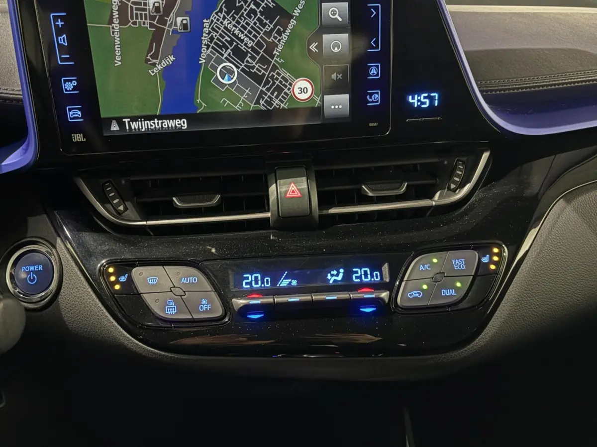 1.8 Hybrid Bi-Tone Plus |NL-Auto|ACC|JBL|PDC|Lane| Side Assist|Stoelverwarming|Camera|Winterpack|