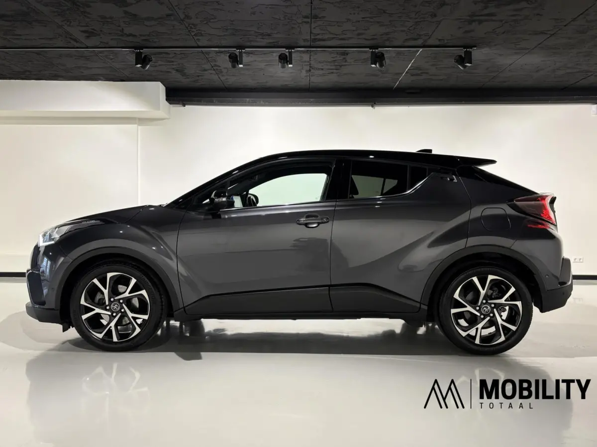 1.8 Hybrid Bi-Tone Plus |NL-Auto|ACC|JBL|PDC|Lane| Side Assist|Stoelverwarming|Camera|Winterpack|