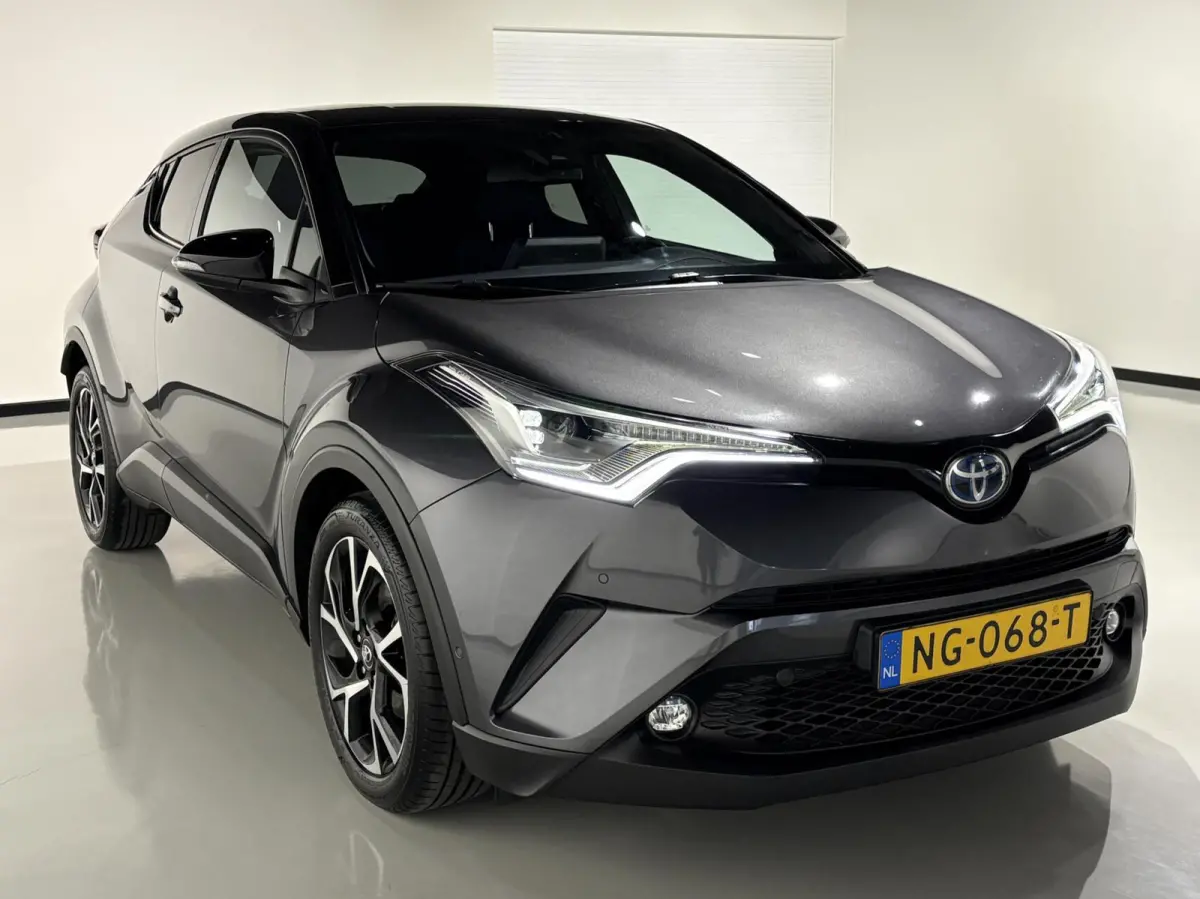 1.8 Hybrid Bi-Tone Plus |NL-Auto|ACC|JBL|PDC|Lane| Side Assist|Stoelverwarming|Camera|Winterpack|