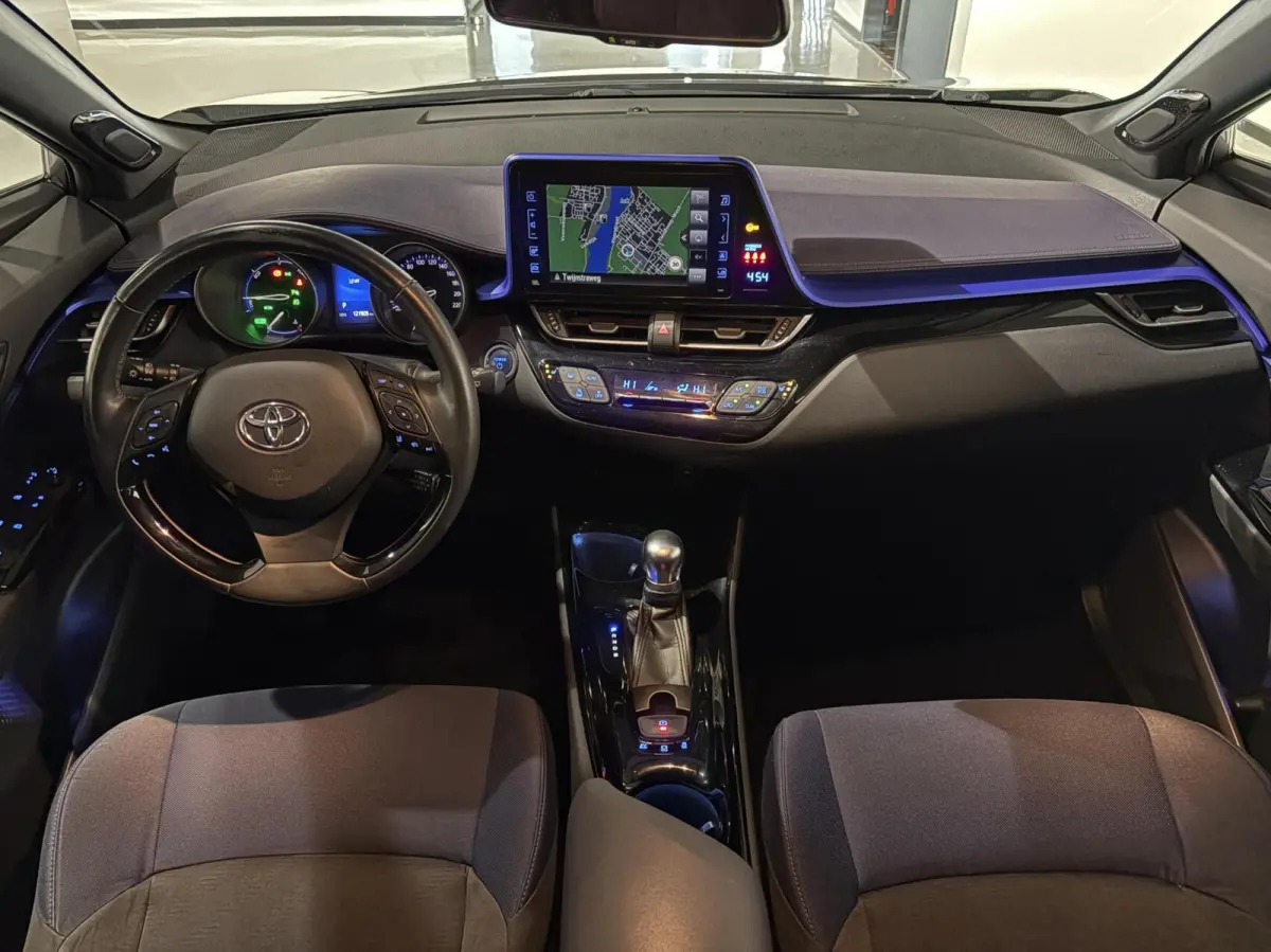 1.8 Hybrid Bi-Tone Plus |NL-Auto|ACC|JBL|PDC|Lane| Side Assist|Stoelverwarming|Camera|Winterpack|