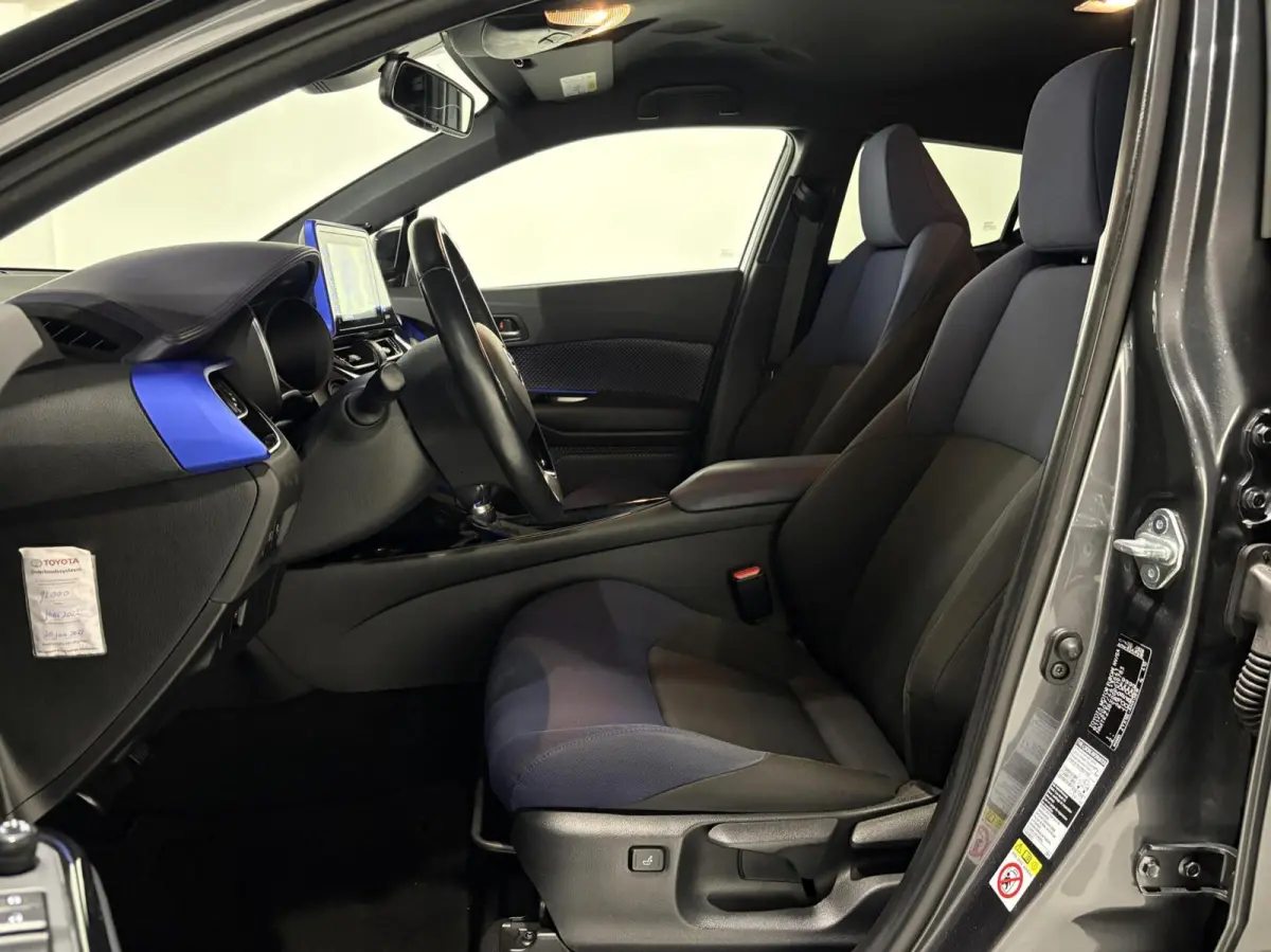 1.8 Hybrid Bi-Tone Plus |NL-Auto|ACC|JBL|PDC|Lane| Side Assist|Stoelverwarming|Camera|Winterpack|