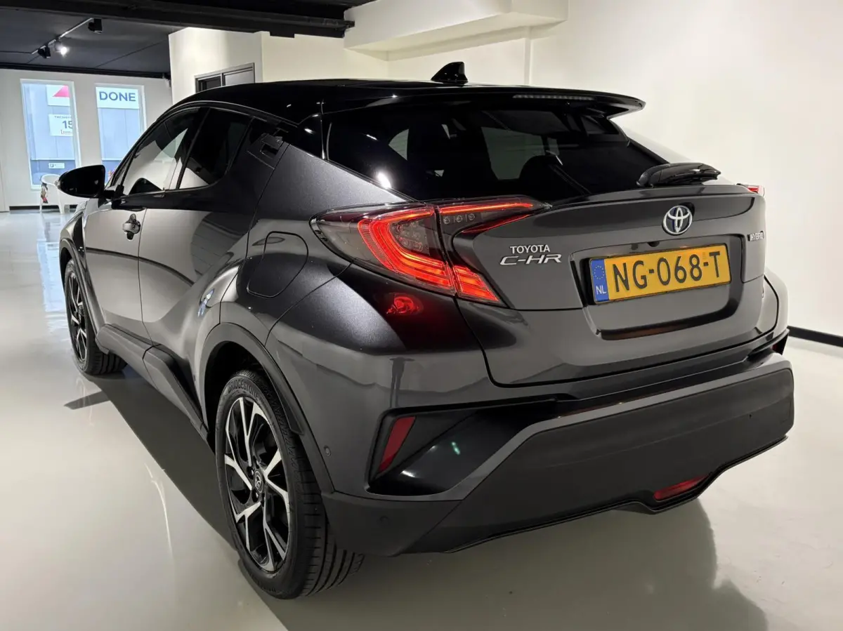 1.8 Hybrid Bi-Tone Plus |NL-Auto|ACC|JBL|PDC|Lane| Side Assist|Stoelverwarming|Camera|Winterpack|