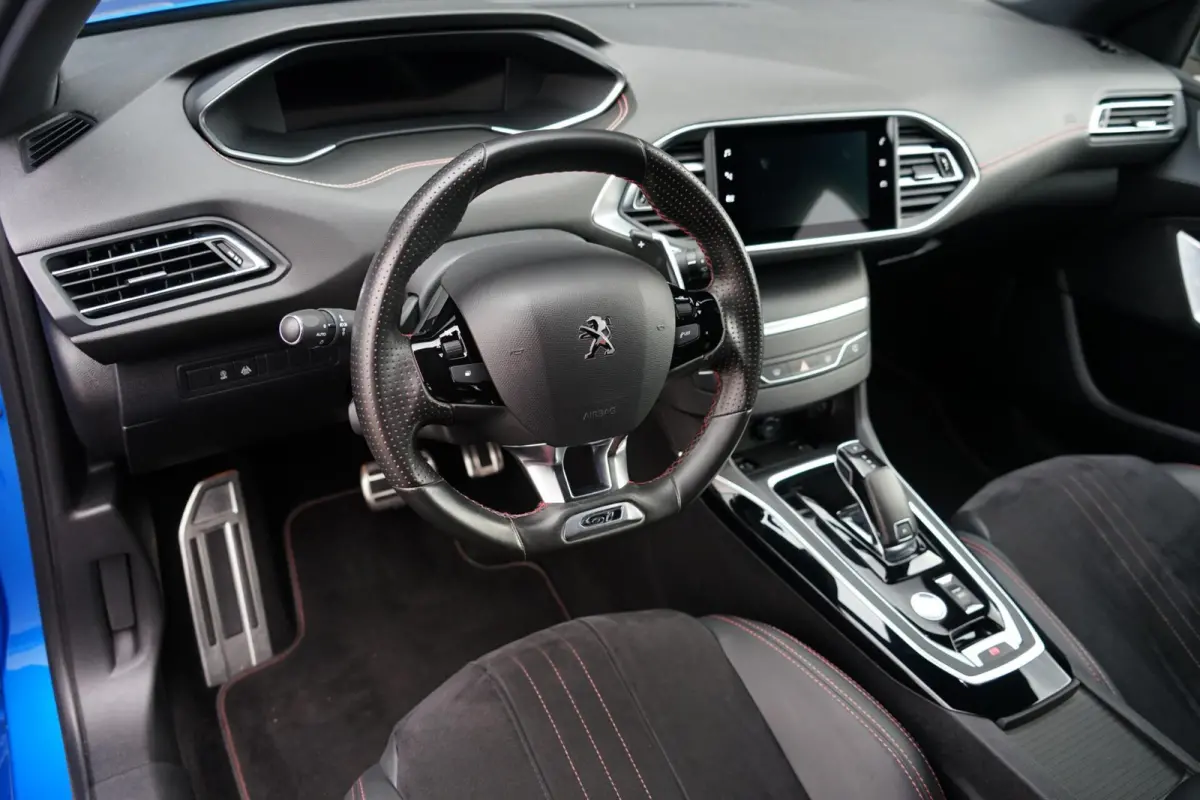 1.2 PureTech Blue Lease GT, aut. dis. v.v. trekh. veel opties