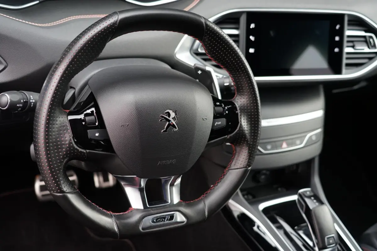 1.2 PureTech Blue Lease GT, aut. dis. v.v. trekh. veel opties