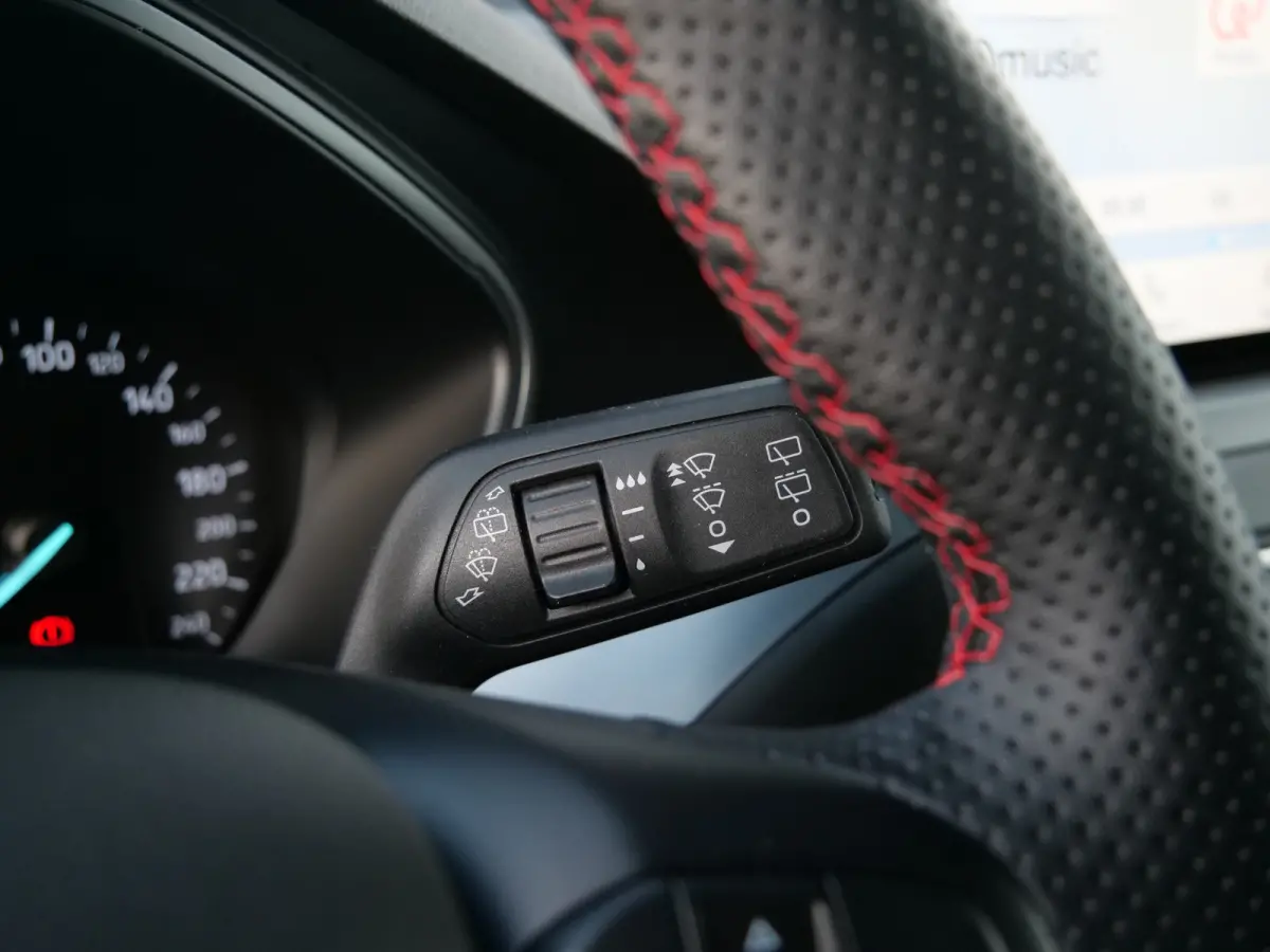1.0 EcoBoost Hybrid ST Line Style 124 Pk Apple Carplay / DAB / Camera / Winterpakket