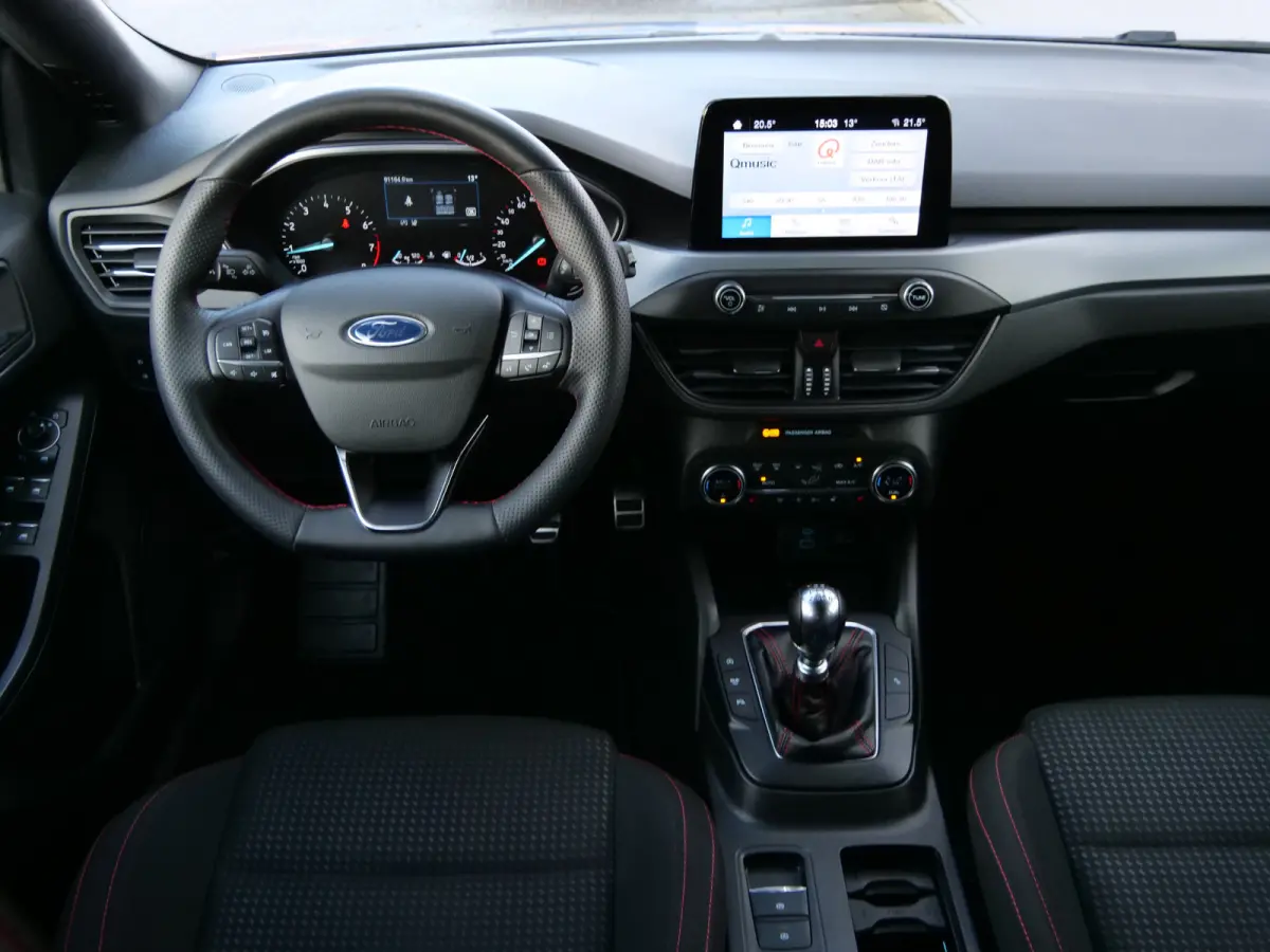 1.0 EcoBoost Hybrid ST Line Style 124 Pk Apple Carplay / DAB / Camera / Winterpakket