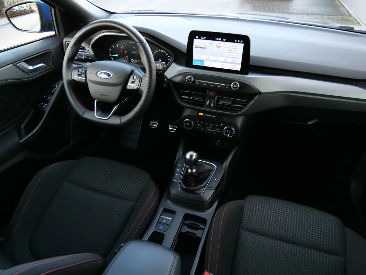 1.0 EcoBoost Hybrid ST Line Style 124 Pk Apple Carplay / DAB / Camera / Winterpakket