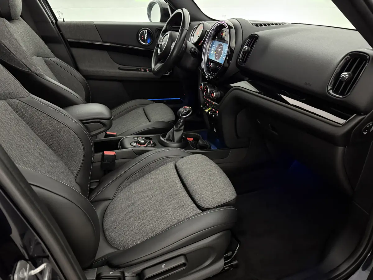 2.0 Cooper ALL4 Chili | Pano | Sfeer | Clima | Cruise | Carplay | Keyless | Parkeersens.