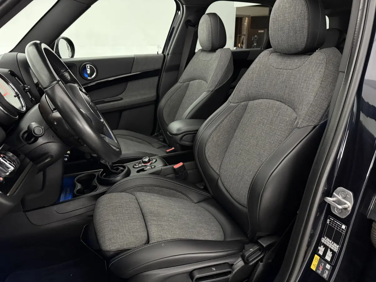 2.0 Cooper ALL4 Chili | Pano | Sfeer | Clima | Cruise | Carplay | Keyless | Parkeersens.
