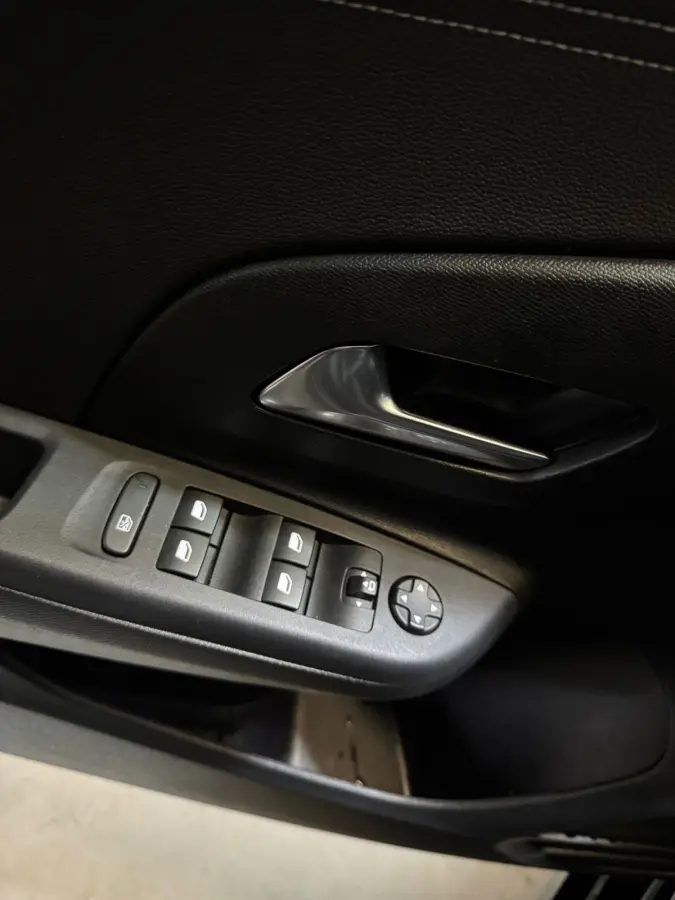 1.2 Turbo Hybrid GS (136Pk) GS Keyless Camera