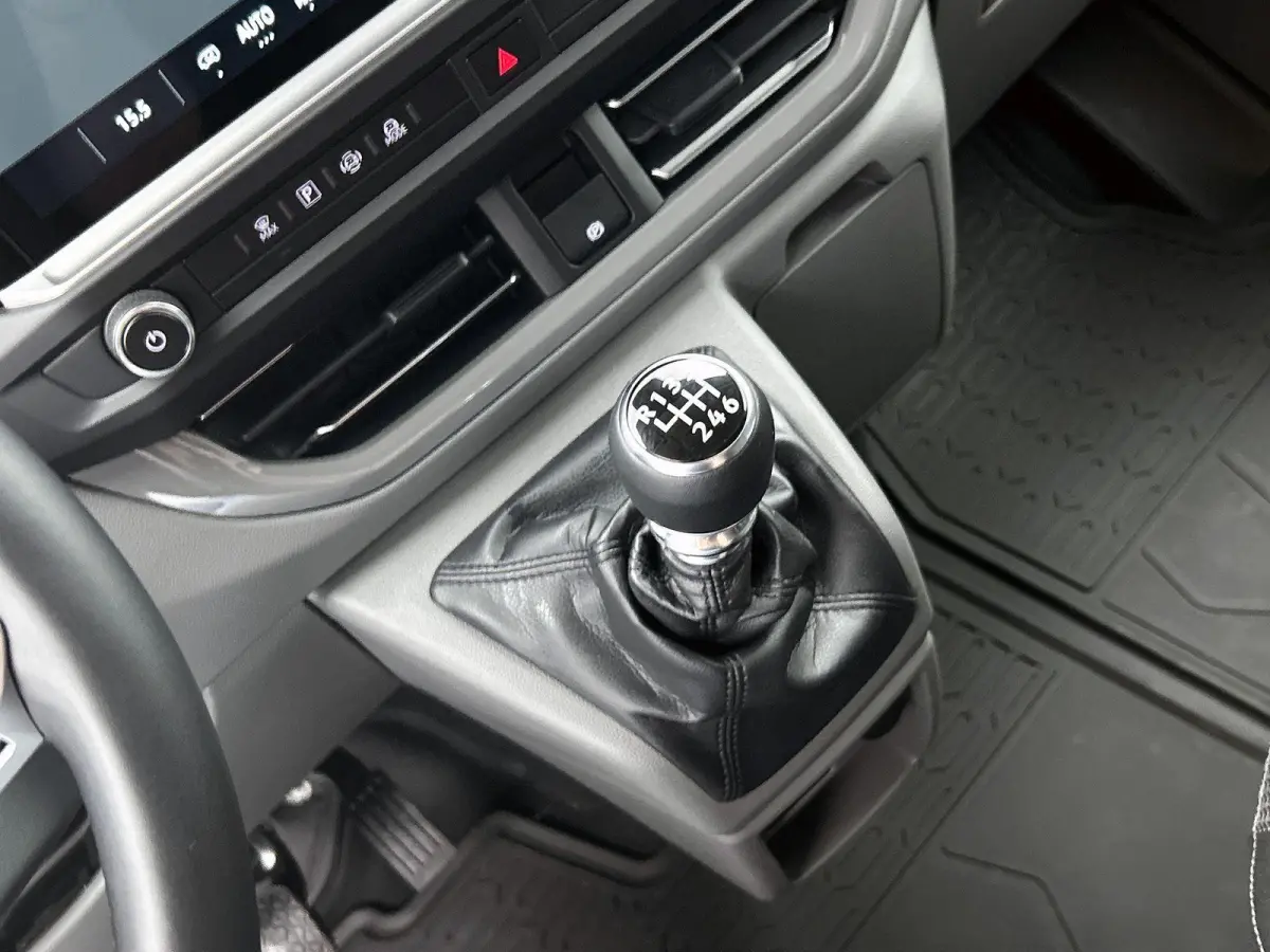 2.0 TDI L1H1 Life 110 PK | Airco | Multifunctioneel Stuurwiel | Achteruitrijcamera | Cruise Control | Apple/Android Carplay | Elektrisch Verstelbare Spiegels | Trekhaak |  Parkeersensoren Vo