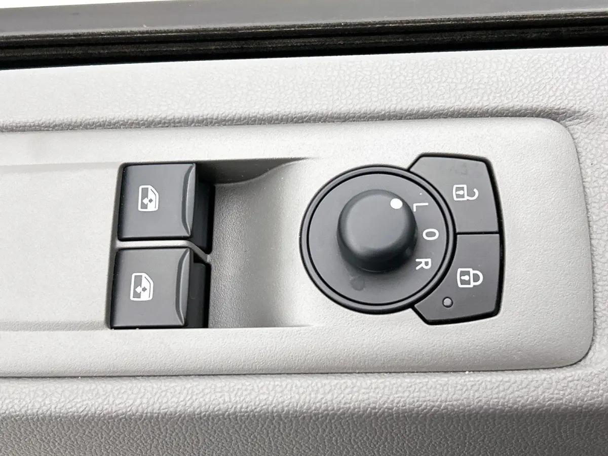 2.0 TDI L1H1 Life 110 PK | Airco | Multifunctioneel Stuurwiel | Achteruitrijcamera | Cruise Control | Apple/Android Carplay | Elektrisch Verstelbare Spiegels | Trekhaak |  Parkeersensoren Vo
