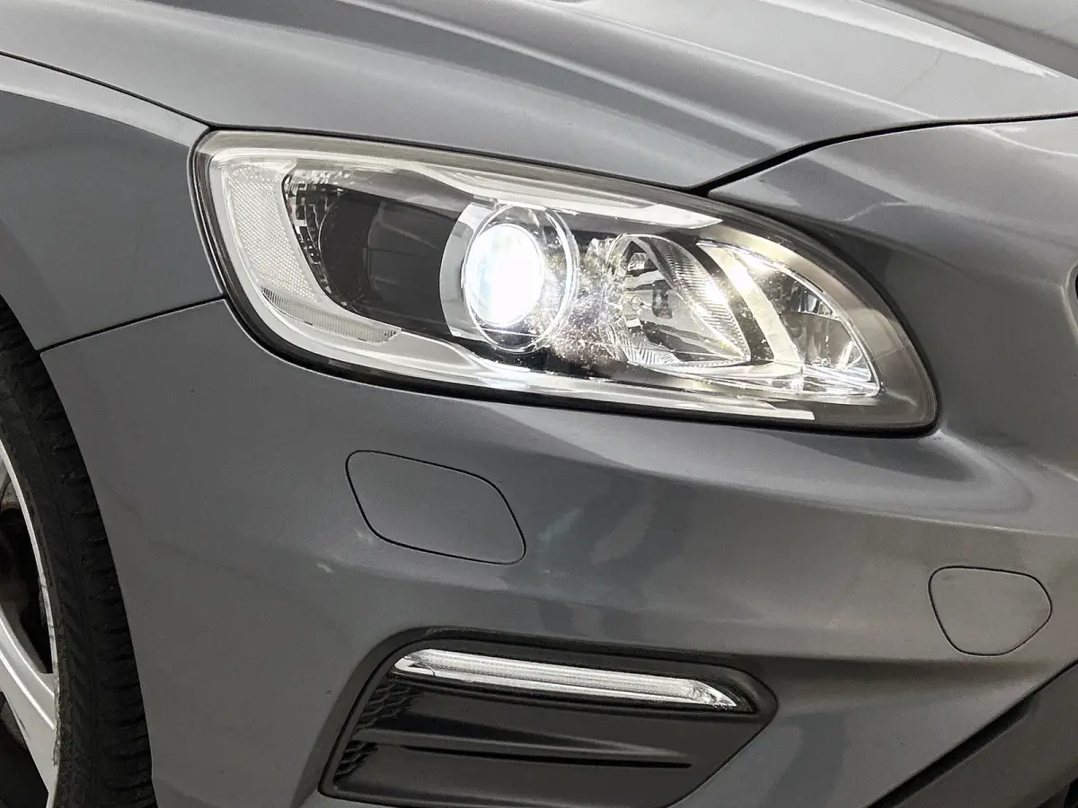 1.5 T3 R-Design (NL-auto, Goed OnderH, Trekhaak, Navi, StoelV, Parkeersensoren, Etc)