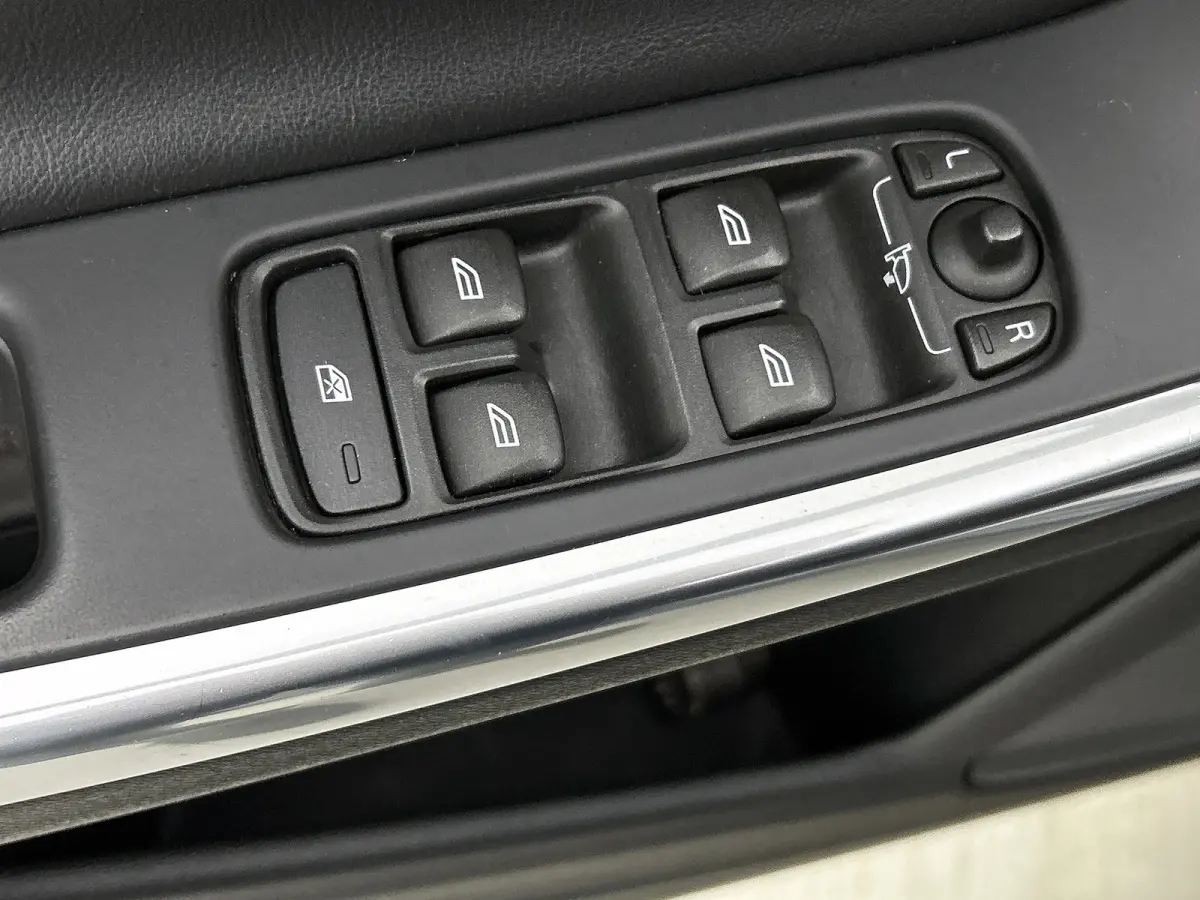 1.5 T3 R-Design (NL-auto, Goed OnderH, Trekhaak, Navi, StoelV, Parkeersensoren, Etc)