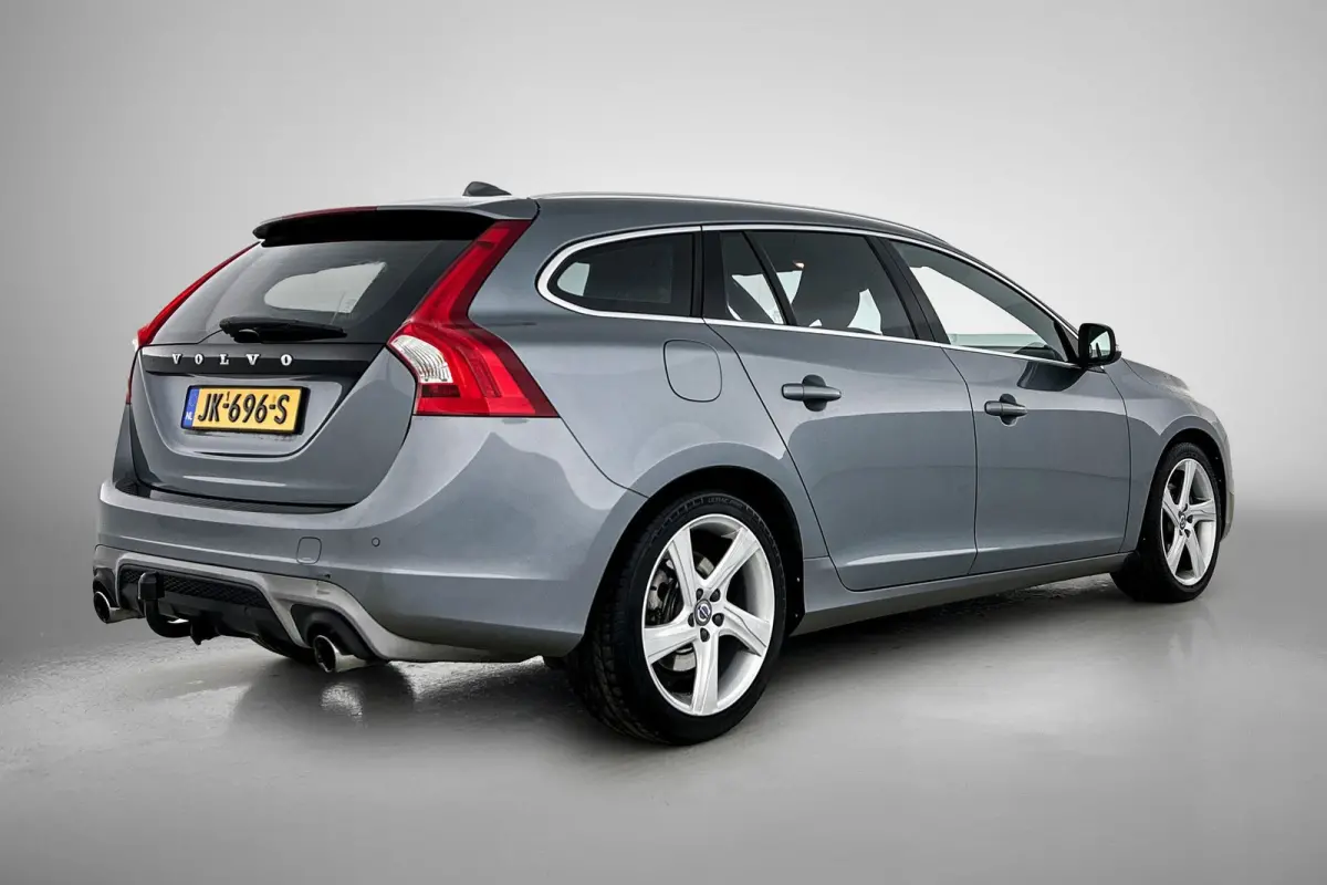 1.5 T3 R-Design (NL-auto, Goed OnderH, Trekhaak, Navi, StoelV, Parkeersensoren, Etc)