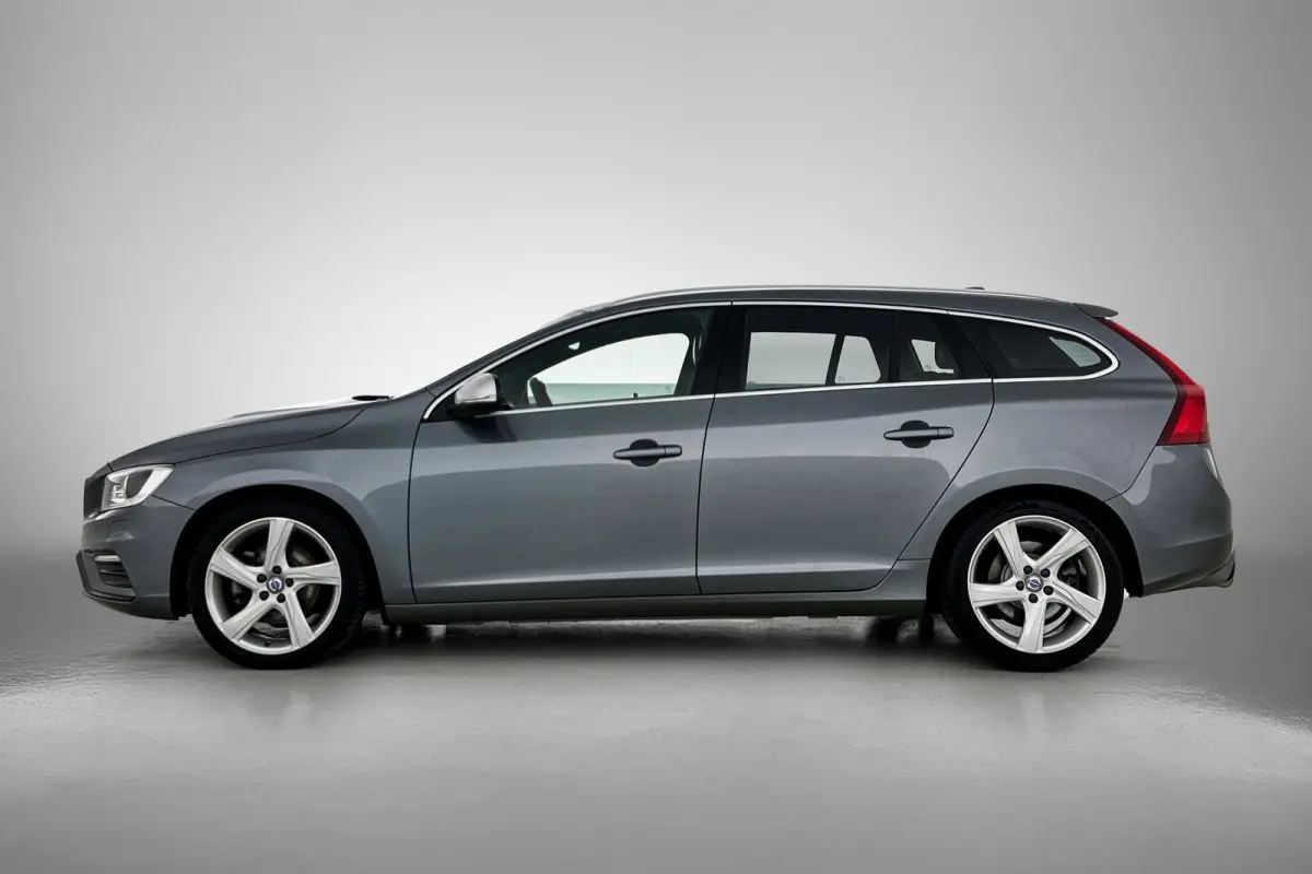 1.5 T3 R-Design (NL-auto, Goed OnderH, Trekhaak, Navi, StoelV, Parkeersensoren, Etc)