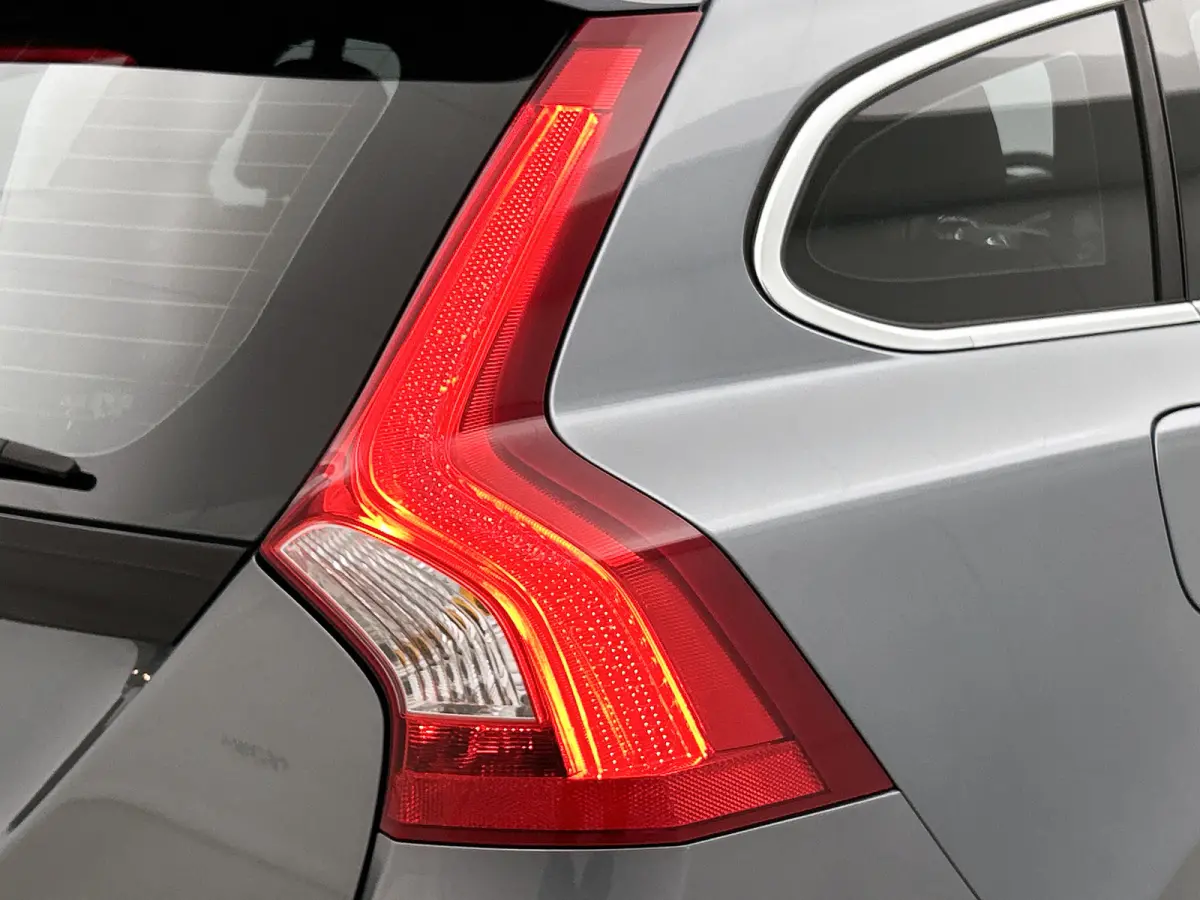 1.5 T3 R-Design (NL-auto, Goed OnderH, Trekhaak, Navi, StoelV, Parkeersensoren, Etc)