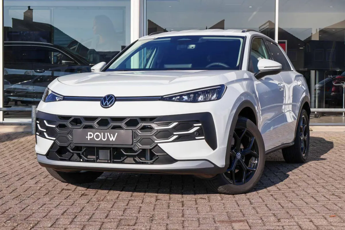 1.5 eTSI 116pk DSG Life First Edition | Stoel-/ Stuurwielverwarming | Dodehoek Detectie | Adaptive Cruise