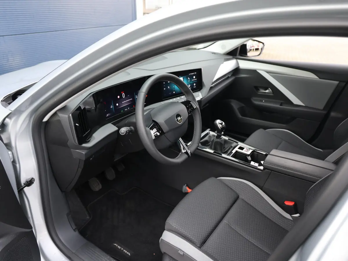 1.2 110pk Business Edition Camera | Stoelverwaming +Stuur | Navigatie | Trekhaak | Apple Carplay & Android Auto | Private-lease 464 p/m