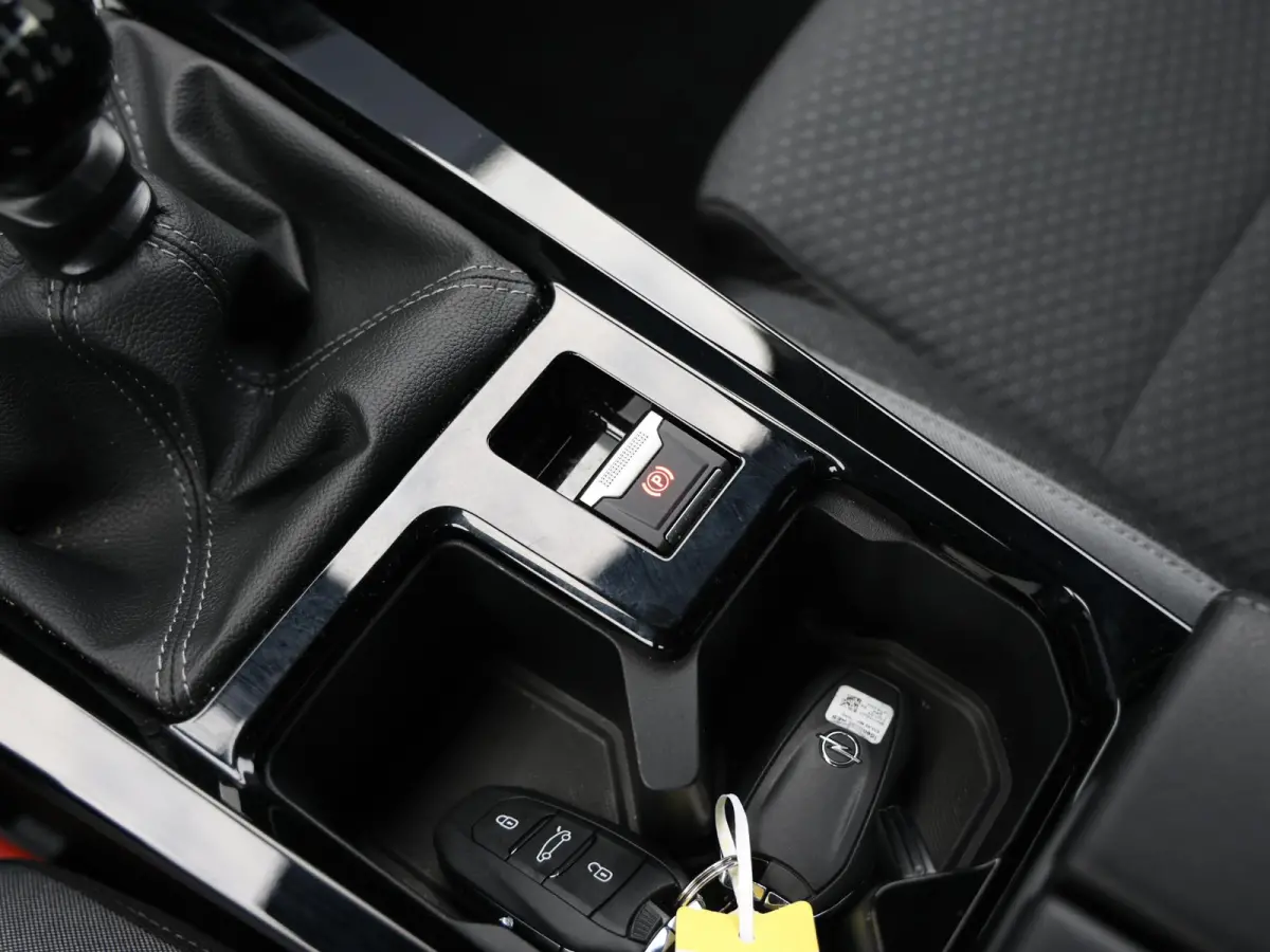 1.2 110pk Business Edition Camera | Stoelverwaming +Stuur | Navigatie | Trekhaak | Apple Carplay & Android Auto | Private-lease 464 p/m