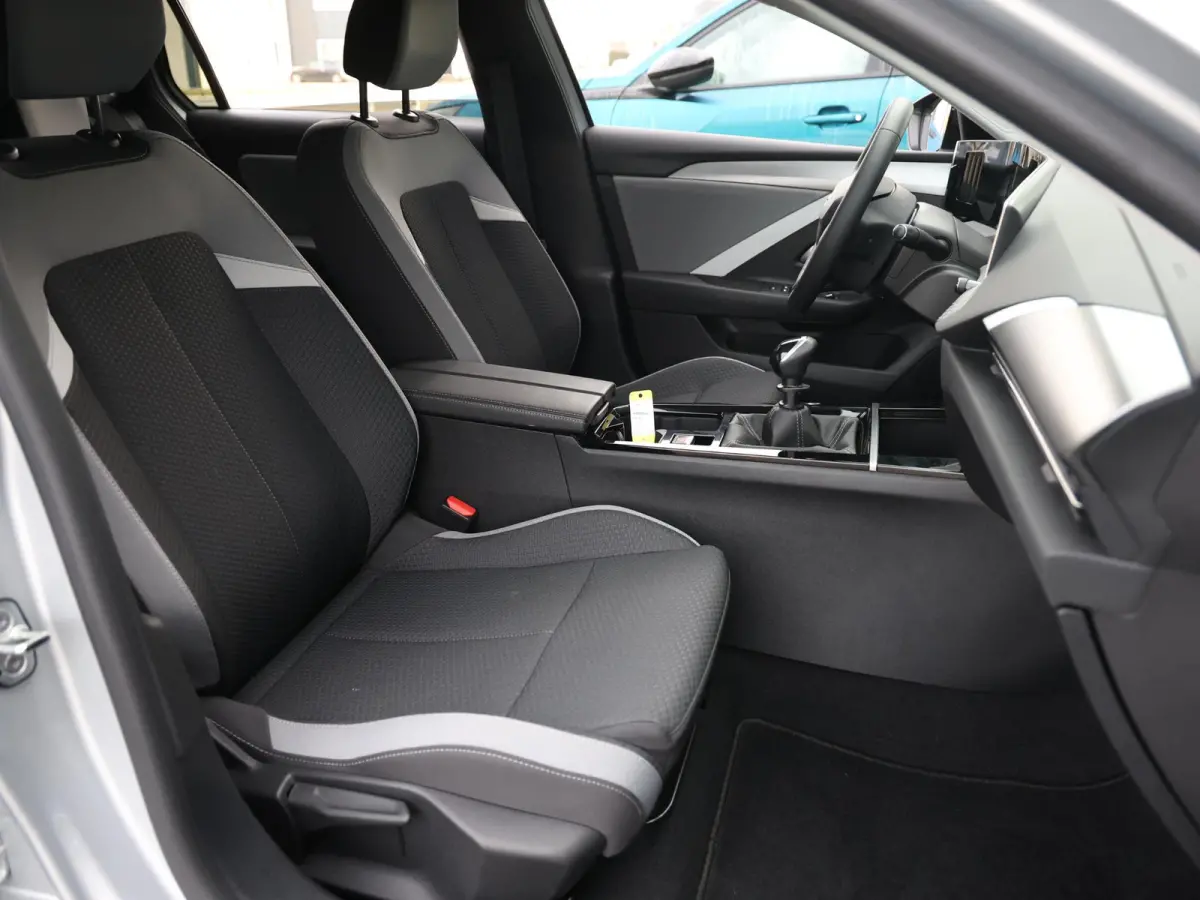 1.2 110pk Business Edition Camera | Stoelverwaming +Stuur | Navigatie | Trekhaak | Apple Carplay & Android Auto | Private-lease 464 p/m