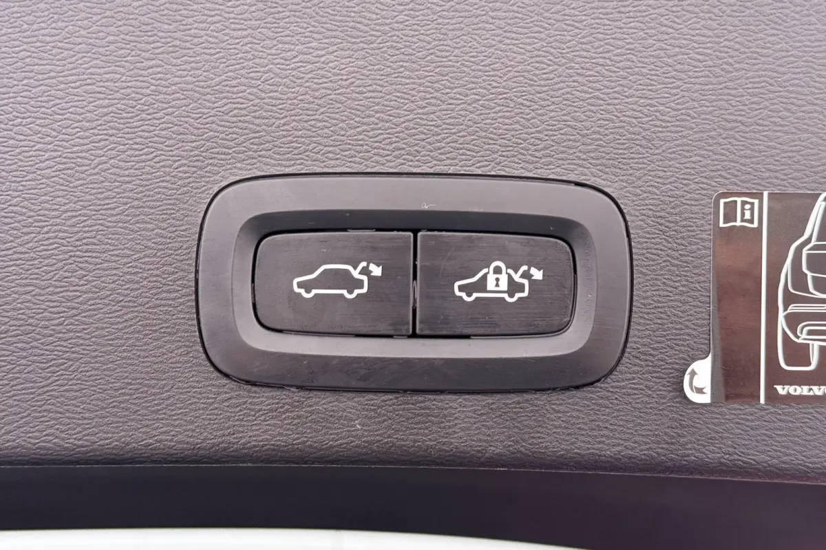 130 PK Business Plus Carplay Camera Dodehoek 19' LMV
