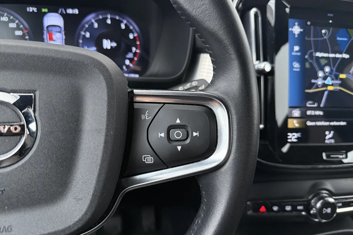 130 PK Business Plus Carplay Camera Dodehoek 19' LMV