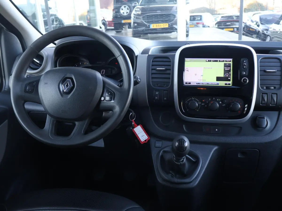 1.6 dCi T29 L2H1 DUBBEL CABINE + TREKHAAK 2000 KG | NAVIGATIE | CRUISE CONTROL | AIRCO