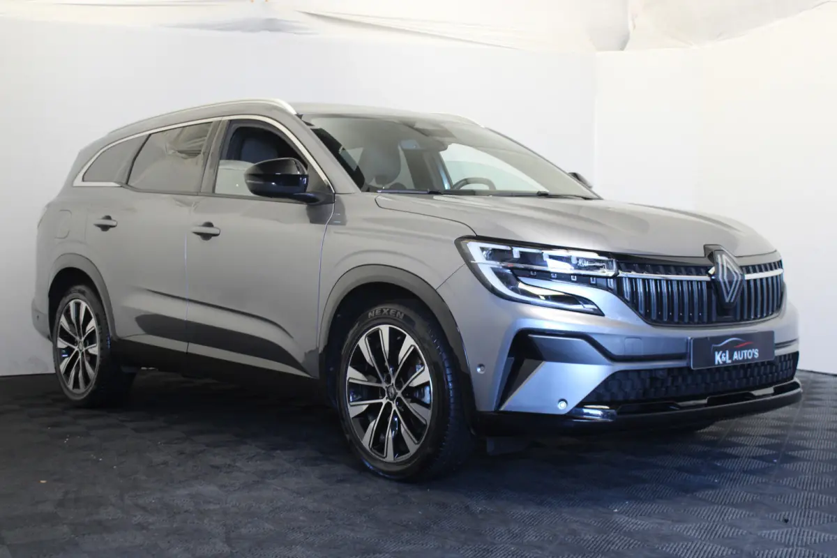 E-Tech full hybrid 200 techno 7p. |Navi|Camera|
