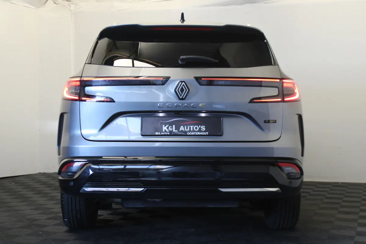 E-Tech full hybrid 200 techno 7p. |Navi|Camera|