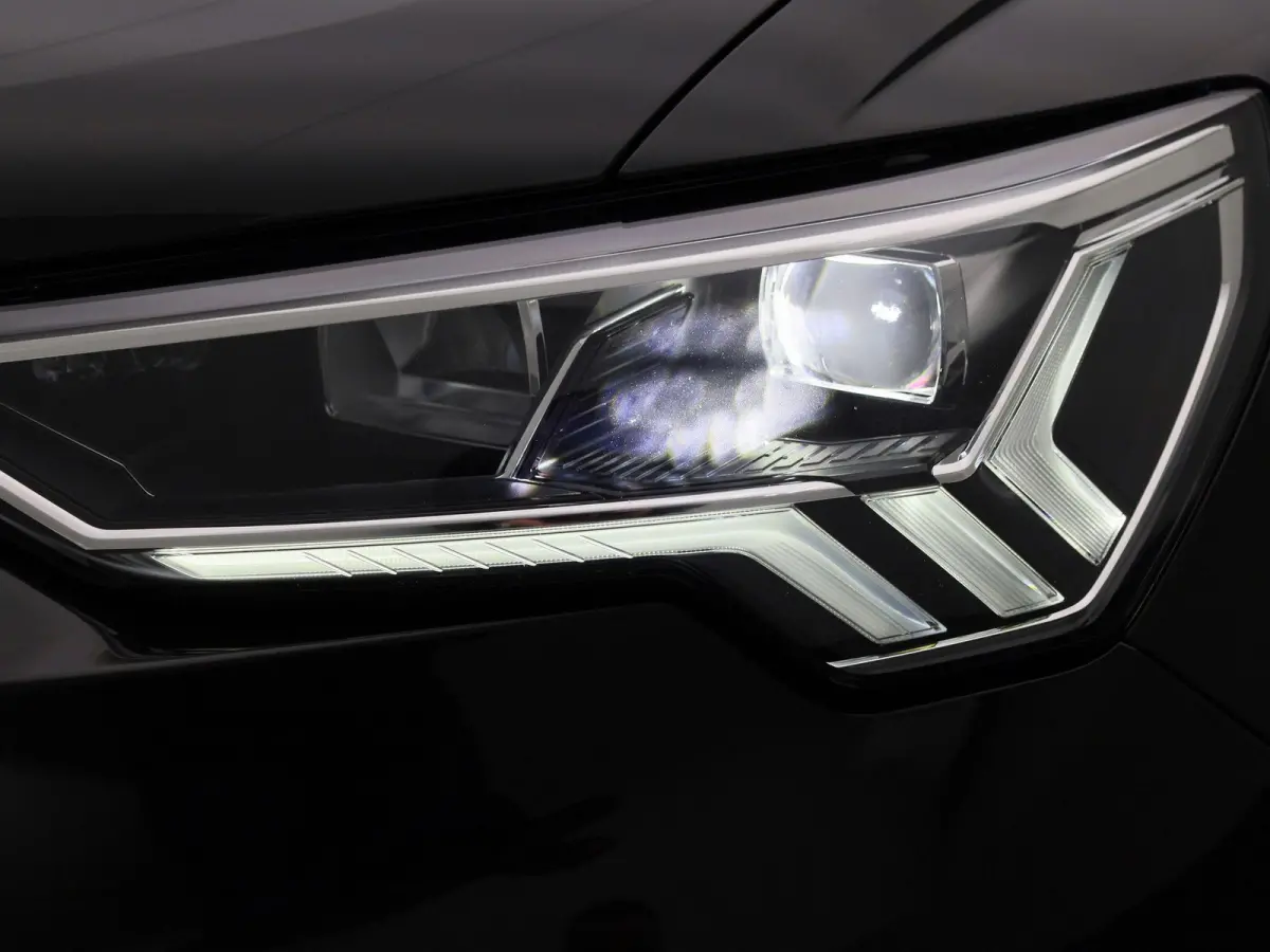 35 TFSI Business Edition | Automaat | Apple Carplay / Android Auto | LED Koplampen | Lederen Bekleding | Stoelverwarming | Elektrische Kofferklep | Camera |